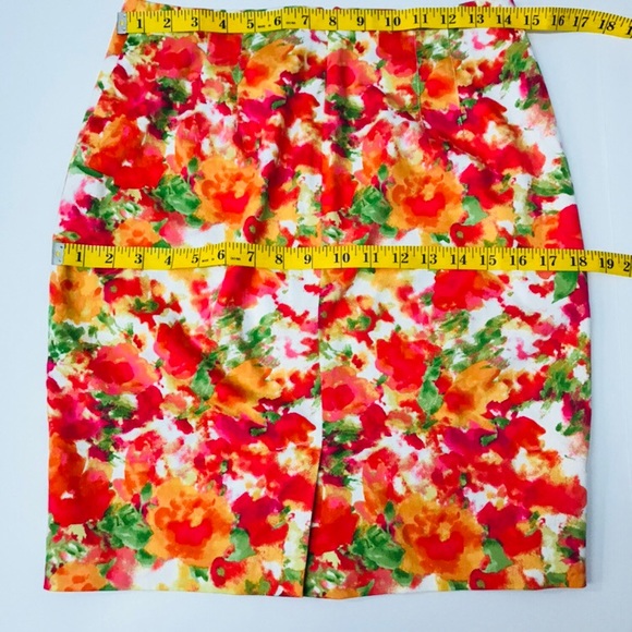 FOREVER 21 Floral Bottom Pencil Skirt Sz 2 - Picture 4 of 7